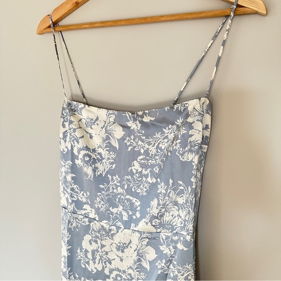 NEW Reformation Frankie Silk Dress in Porcelain Blue Floral |  size 2 - Picture 8 of 12